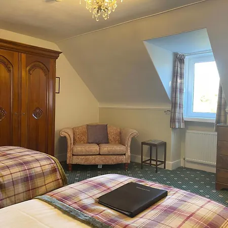 Ravenscourt Guest House-3