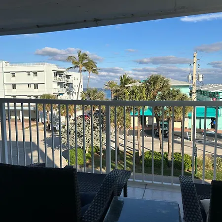 Sea Spray Inn-2