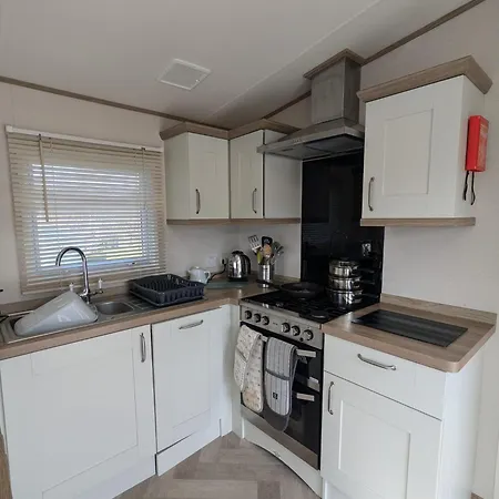 Devon Cliffs Holiday Park Exmouth Haven Beautiful Modern Spacious Holiday Home 15 Minutes Walk To Beach-2