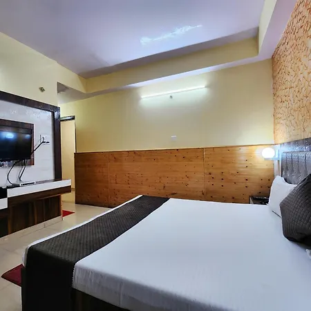 Hotel Taj Palace By Kalra Hospitality Near Mall Road-3