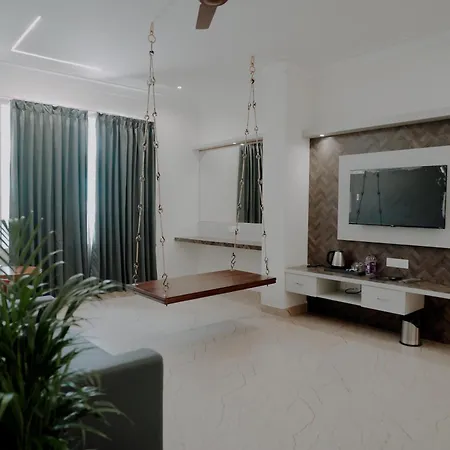 Shambhavi Hotel And Convention Centre-2