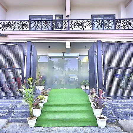 Orsom Stay Rooms With Jacuzzi Sector 53 Gurgaon-3