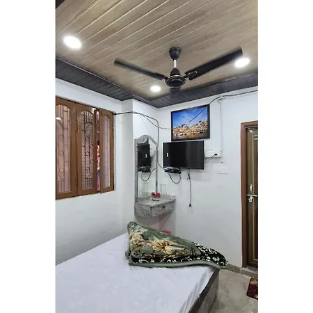 Shree Kashi Vishwanath Guest House-3
