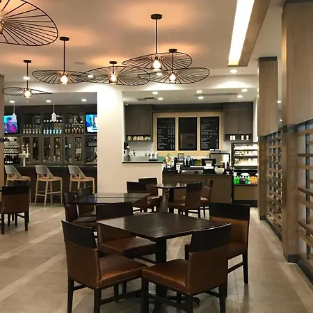 Sonesta Hotel Grand Rapids Airport-2