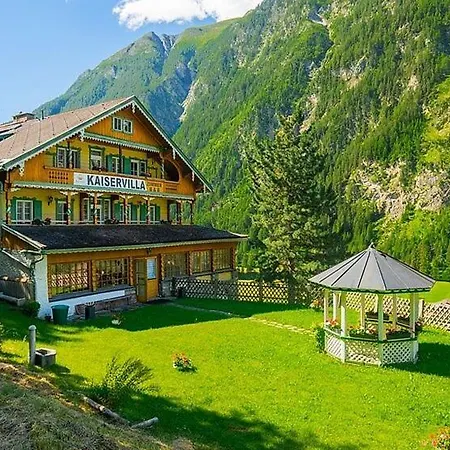 Hotel Kaiservilla-2
