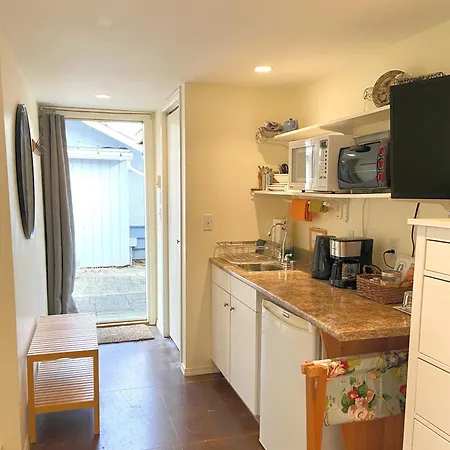 Wisteria Guest House-3
