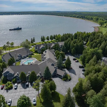 Baileys Harbor Yacht Club Resort-3