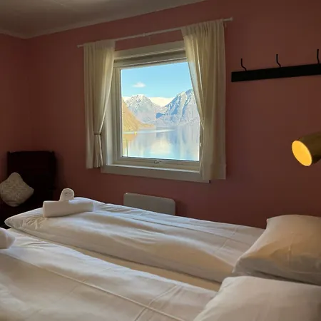Svingen Guesthouse - Panoramic Fjord Views In Flam-2