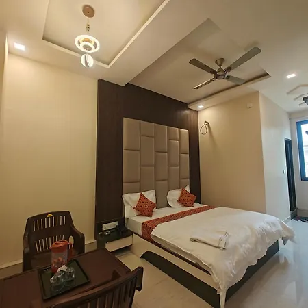 Hotel Pink City-3