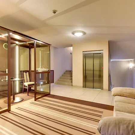 Amber Hotel-3