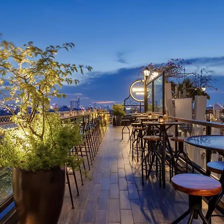 La Mejor Hotel & Sky Bar-3