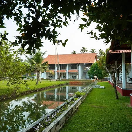 Palmgrove Lake Resort-2