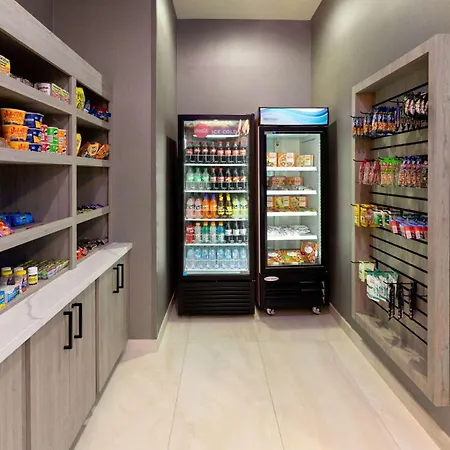 La Quinta Inn & Suites By Wyndham Desoto-3