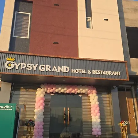 Gypsy Grand Hotel And Restaurant-3