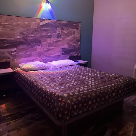 Bob'S Motel-2