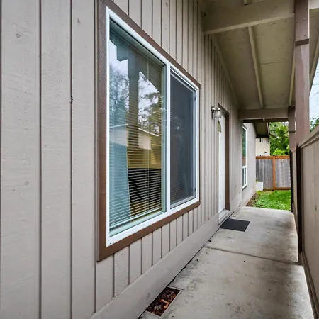 Central Bellevue Entire Home Near Downtown & I-90-2
