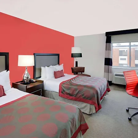 Ramada By Wyndham Marquette-2