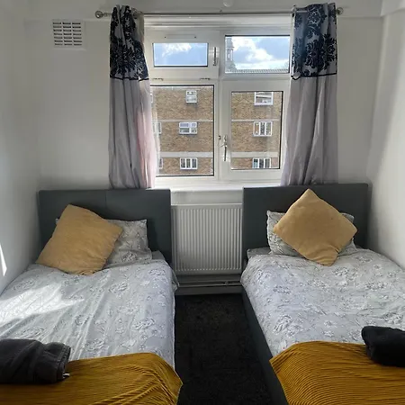 London Budget Maisonette-2