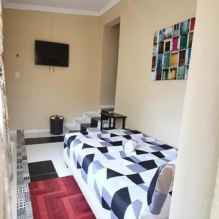 Evelyn Place-3