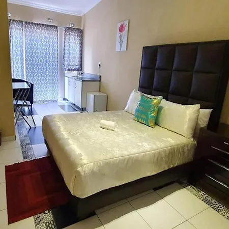 Evelyn Place-2