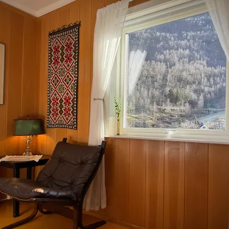 Svingen Guesthouse - Panoramic Fjord Views In Flam-2