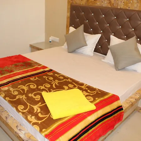 Hotel Skylark-3