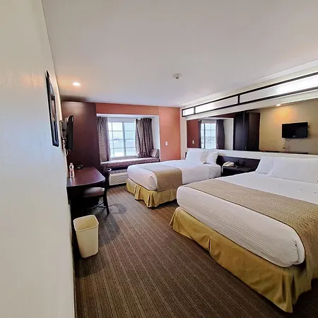 Microtel Inn And Suites By Wyndham Toluca-3