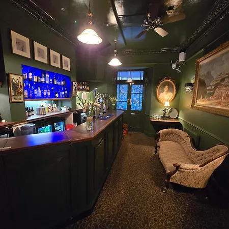 Queens Court Hotel-2
