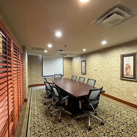 Wingate By Wyndham Peoria - Complimentary Area Shuttle-3