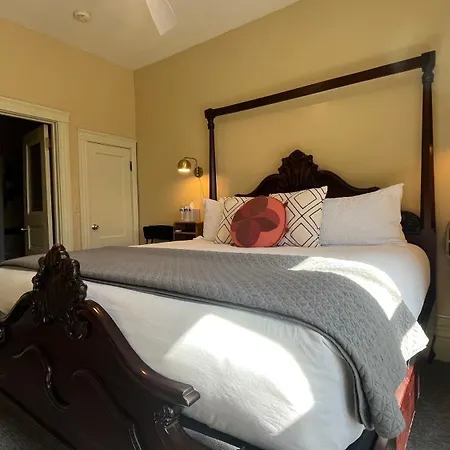 Stone Gables Inn-2