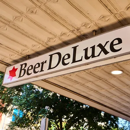 Beer Deluxe Albury-2