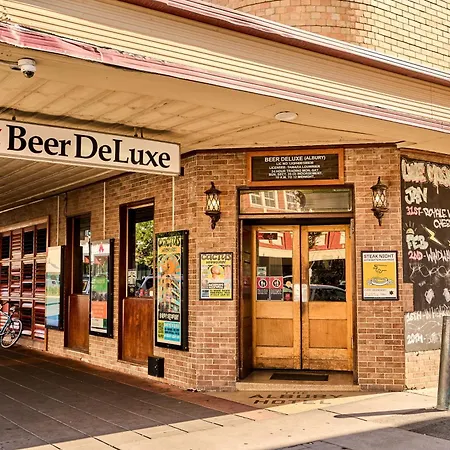 Beer Deluxe Albury-3