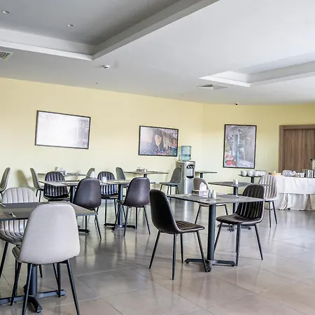 Liv Weibdeh Hotel Suites-2