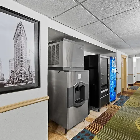 Executive Inn - Fort Lee-2