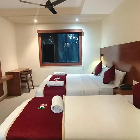 Hotel Ashraya International-3