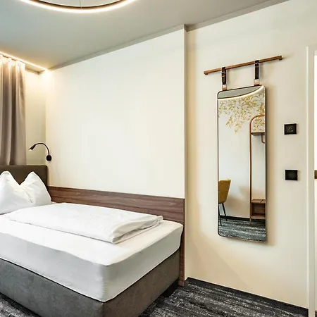 Hotel Lokomotive-2