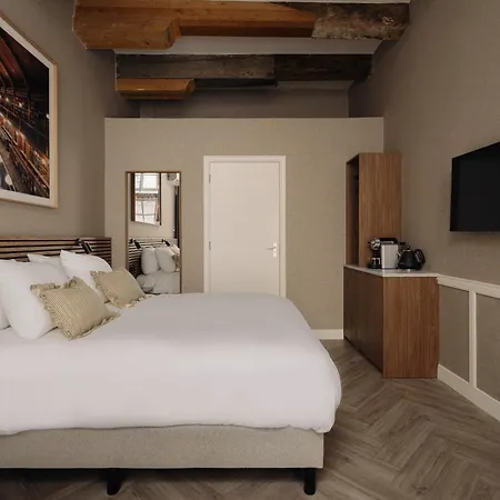 Adam'S Canal House-3