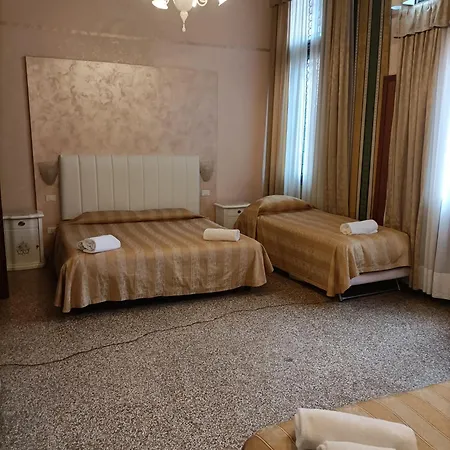 Palazzo Lion Morosini - Check In Presso Locanda Ai Santi Apostoli-2