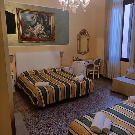 Palazzo Lion Morosini - Check In Presso Locanda Ai Santi Apostoli-3