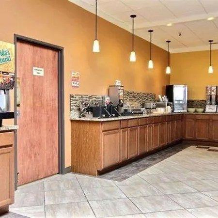 Quality Inn Thief River Falls-2