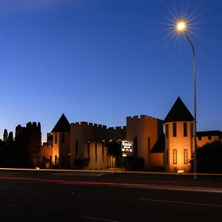 Camelot Motor Lodge And Conference Centre-2