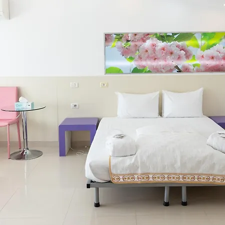 Hotel Christina Plus-2