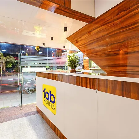 Fabhotel Royal N Comforts-3