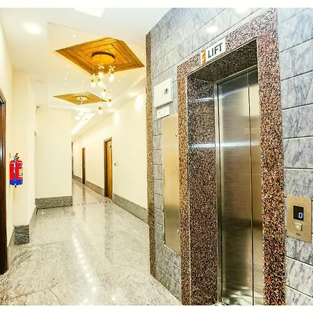 A Premium Hotel Grg Bottoms Up Villa Near Temple-Hygiene & Spacious Room-2