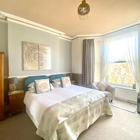 Buckingham Lodge Guest House-3