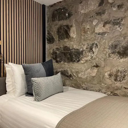 Prince Llewelyn Hotel-2