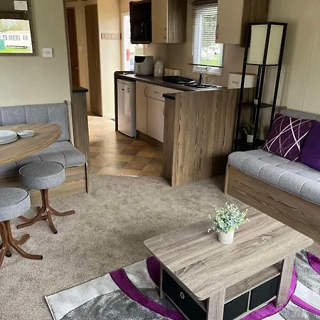 275 - Butlins Skegness, Pet Friendly And Wifi - Meadow Lakes Caravan & Lodge Hire-3