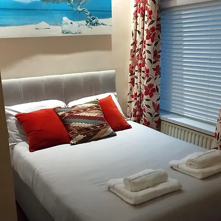 Stratford House Holiday Apartments-3