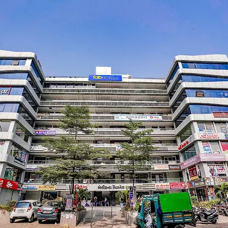 Hotel Skycity, Best Luxurious Hotel Ac Rooms In Surat-2