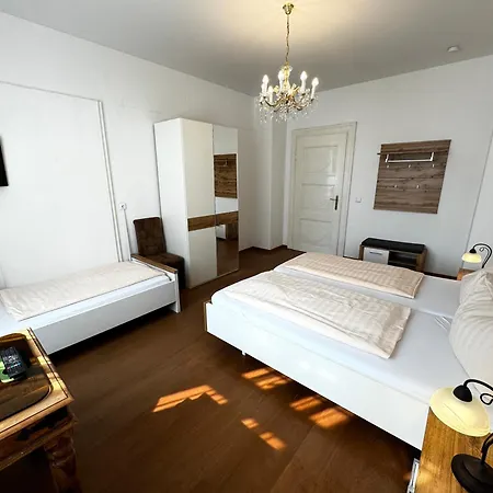 Hotel Zu den Linden-3